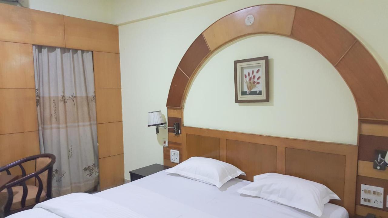 העיר בנגלור Hotel City Centaur And Convention Center- Vaccinated Staff מראה חיצוני תמונה